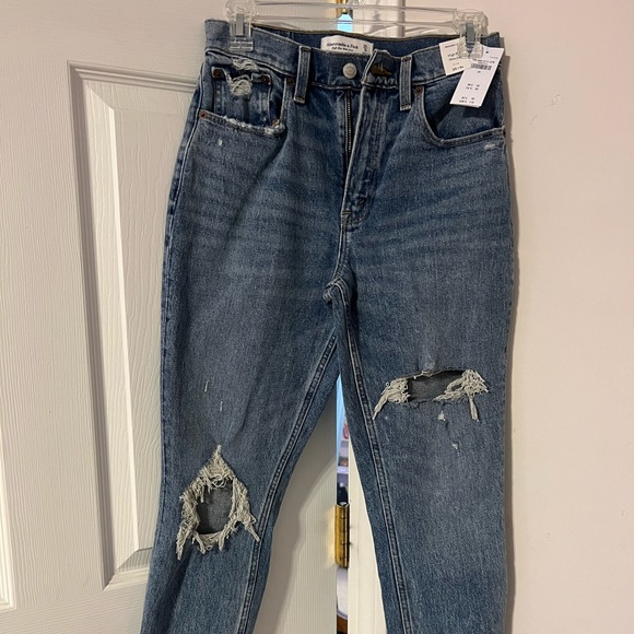 Abercrombie & Fitch High Rise Mom Jeans - Medium Wash, Ripped - Picture 6 of 8